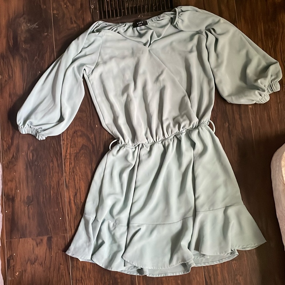 Vici size small green dress
